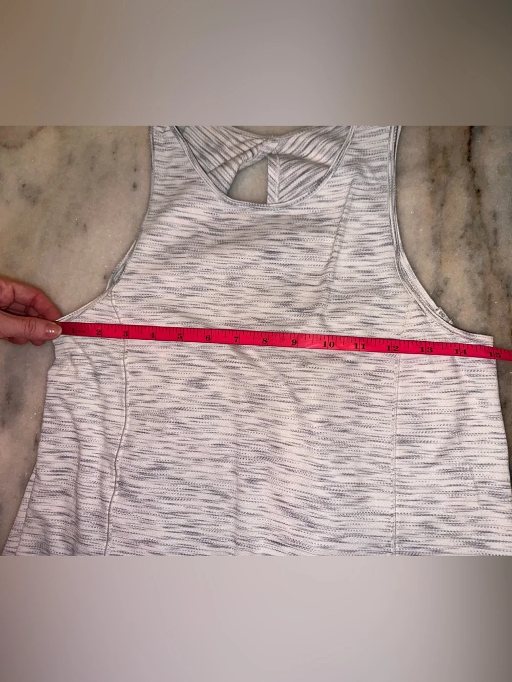 lululemon athletica lightweight sleeveless